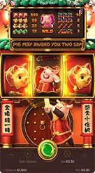Piggy Gold · Area kontrol bawah yang menampilkan tombol putar hijau, opsi spin, Bet, Balance, dan Win.